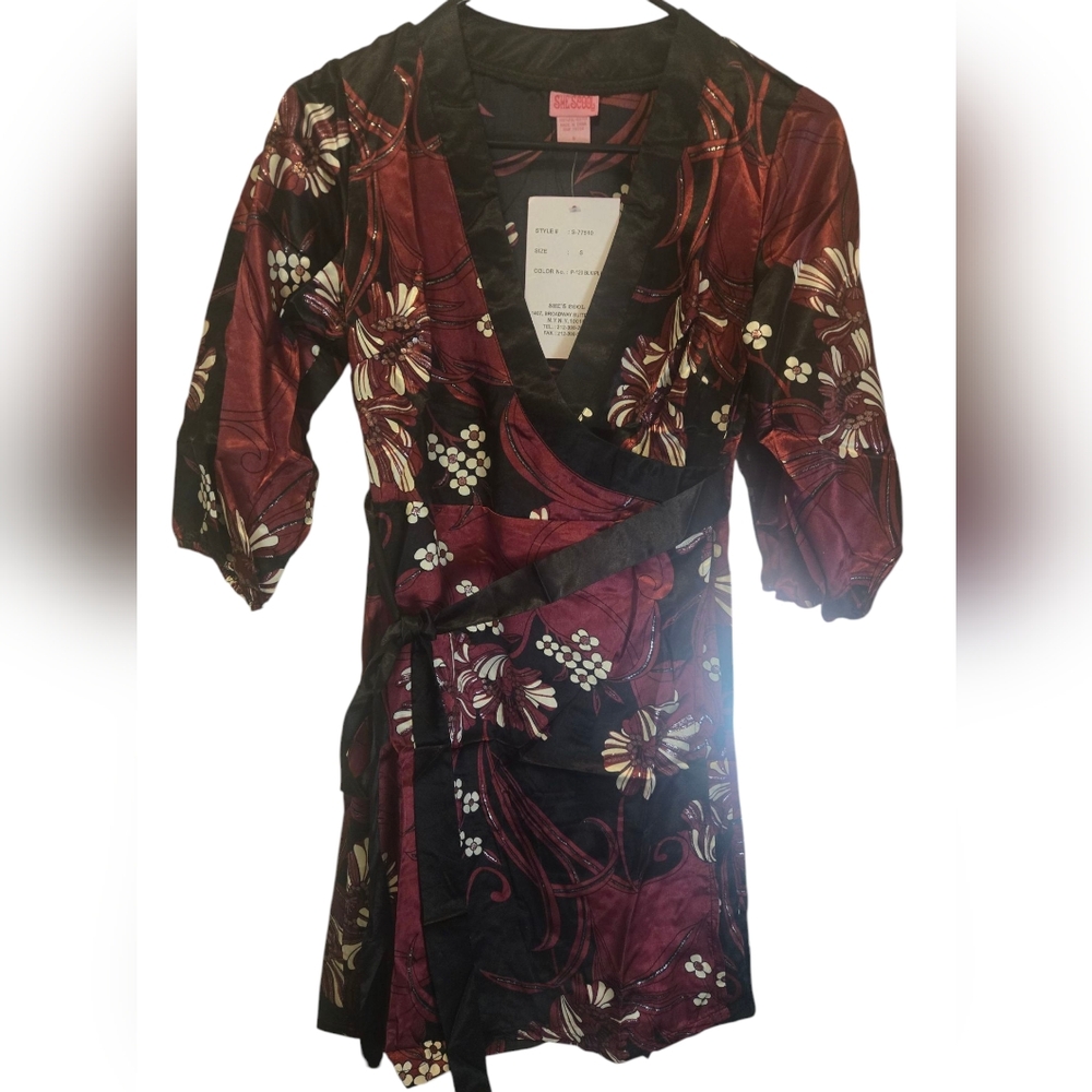 SHE'S' COOL  Floral Wrap Dress WITH Tie Belt. Sz S